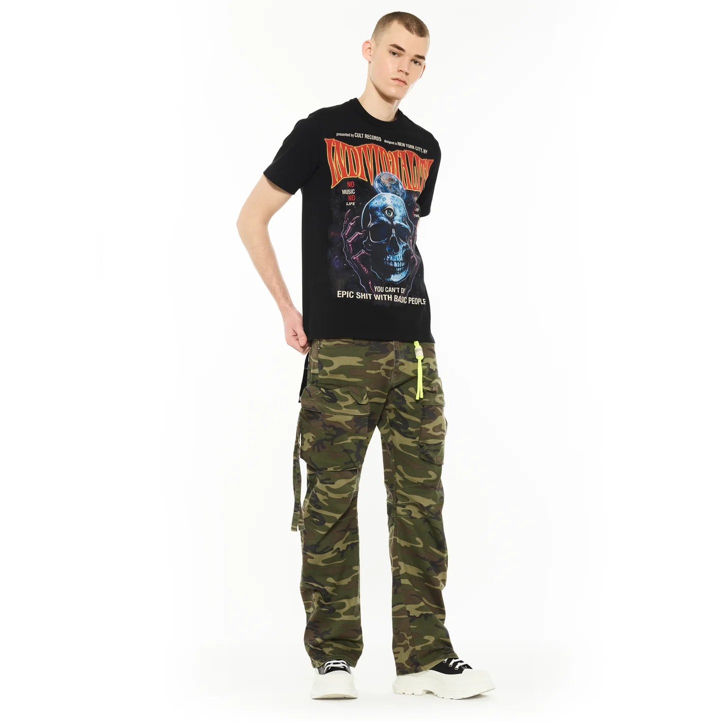 Cult's Heavyweight Short Sleeve Crew Neck Tee "Psychedelic" in Black 625B7-K49A