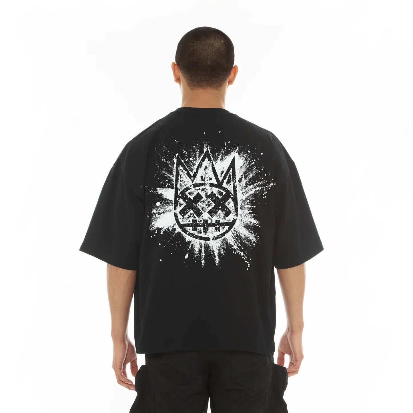 Cult's Oversized Short Sleeve Crew Neck Tee "Splatter Logo" in Black 626A5-K22A