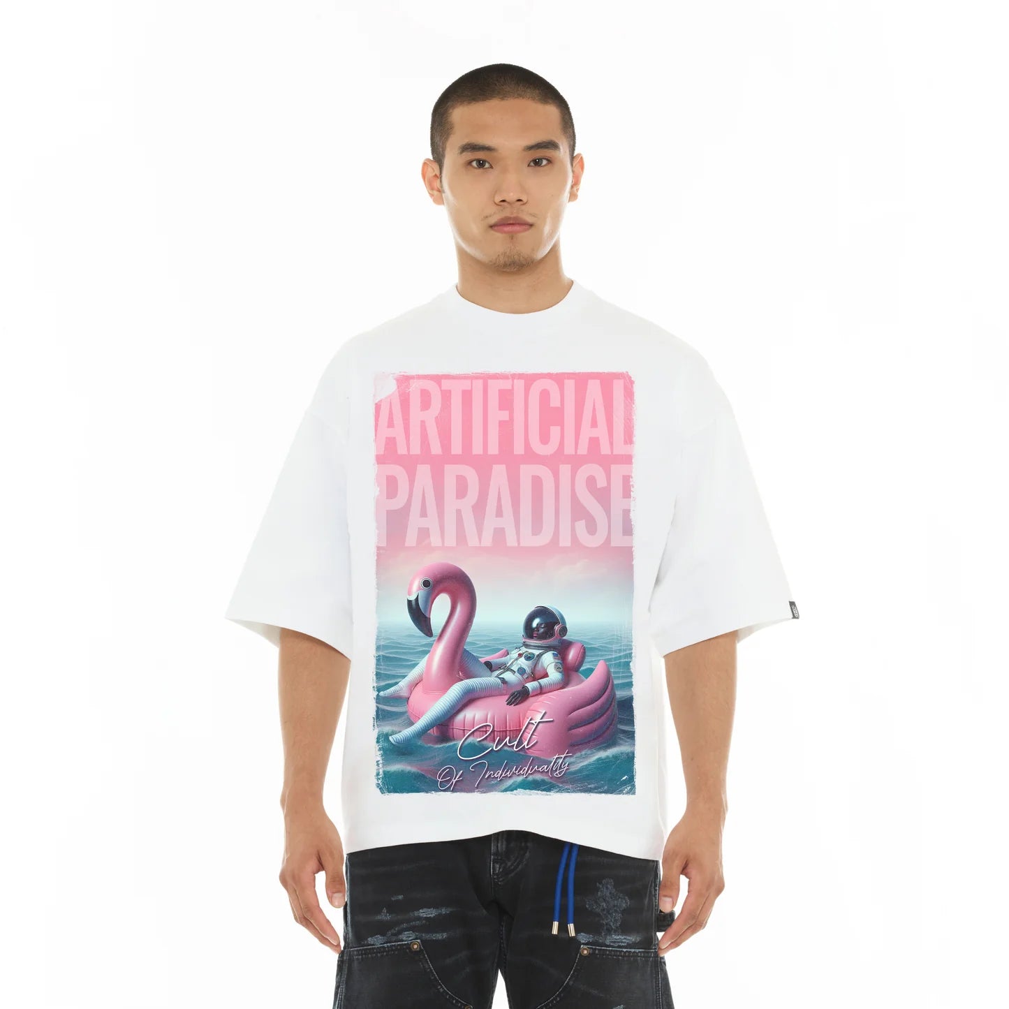 Cult's Oversized Short Sleeve Crew Neck Tee "Artificial Paradise" in White 626A5-K47A