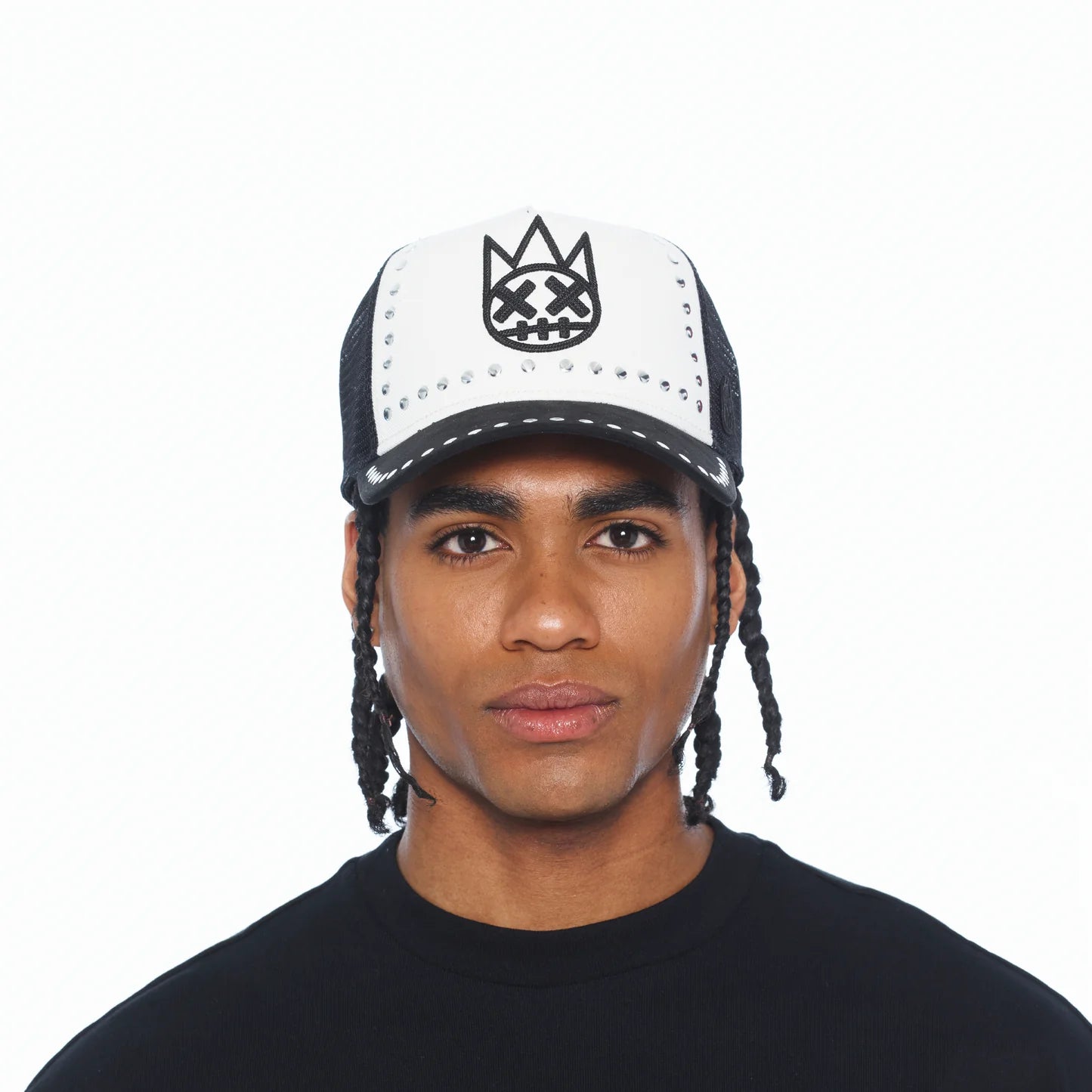 Cult's Mesh Back Trucker Hat "Divine Sounds" In Black/White 626BC-CH59A