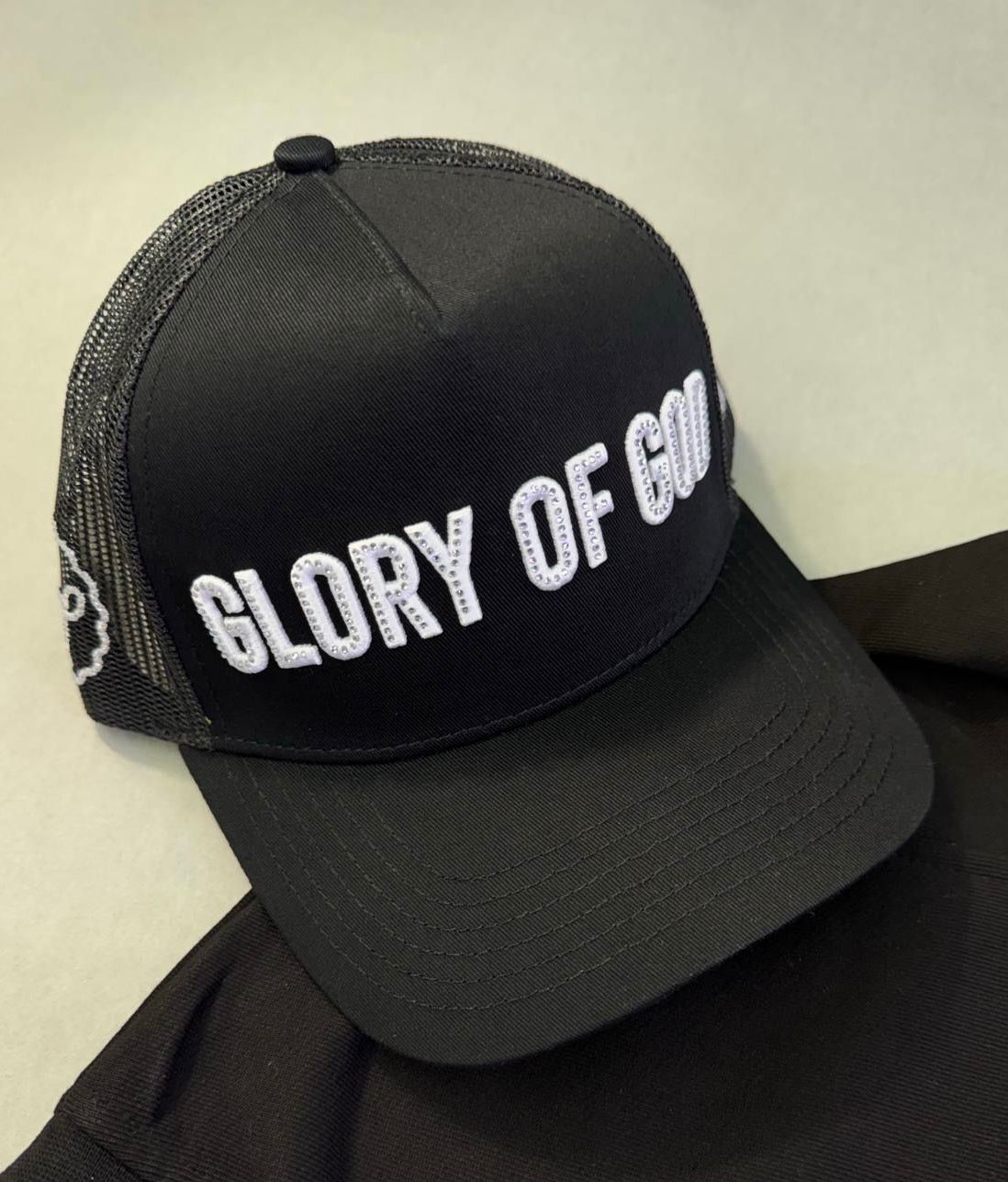 Glory of god hat negro con blanco