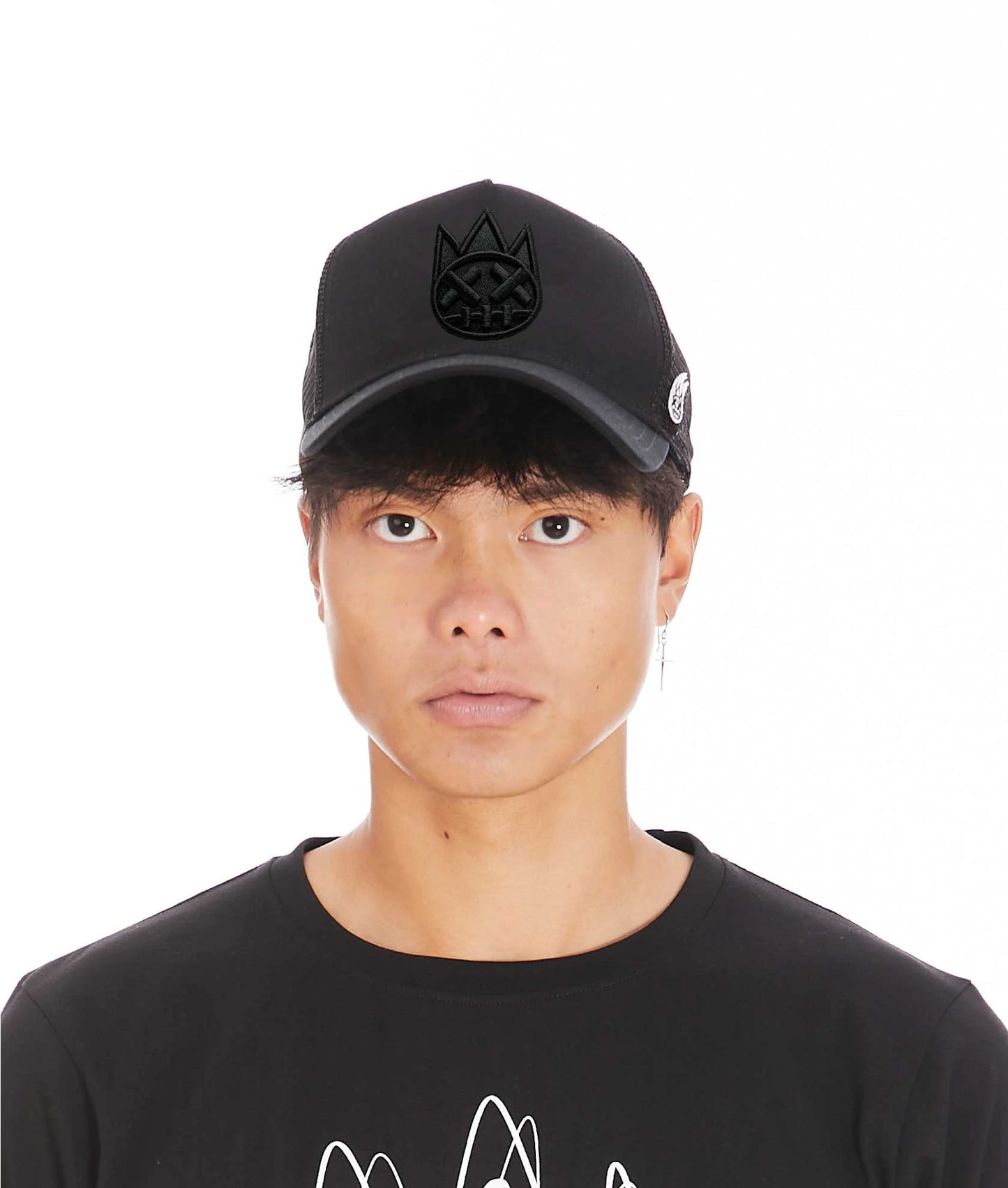 SHIMUCHAN MESH BACK TRUCKER W/CURVED BRIM IN BLACK