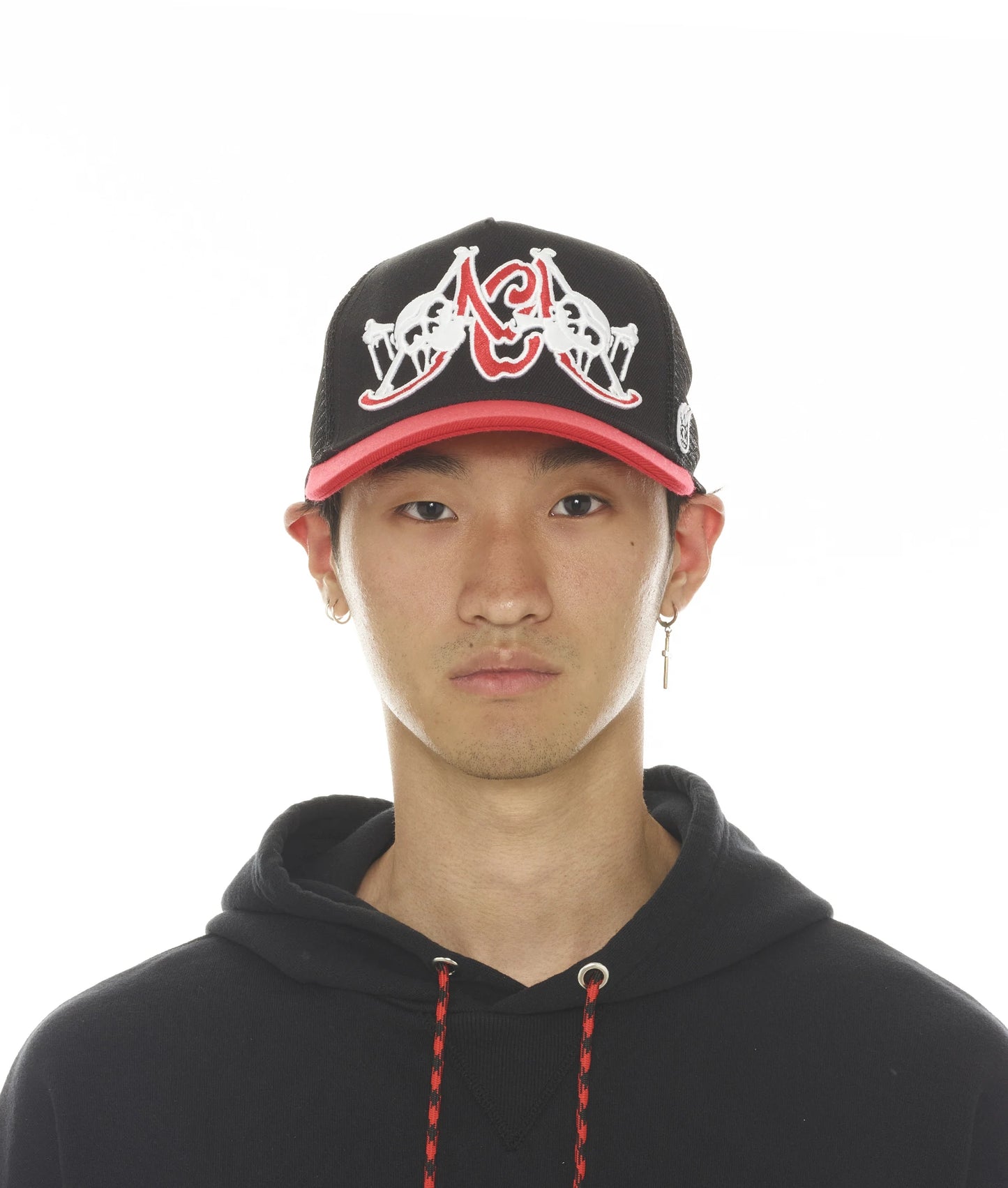 MOTLEY CRUE MESH BACK TRUCKER CURVED VISOR MOTLEY CRUE IN BLACK