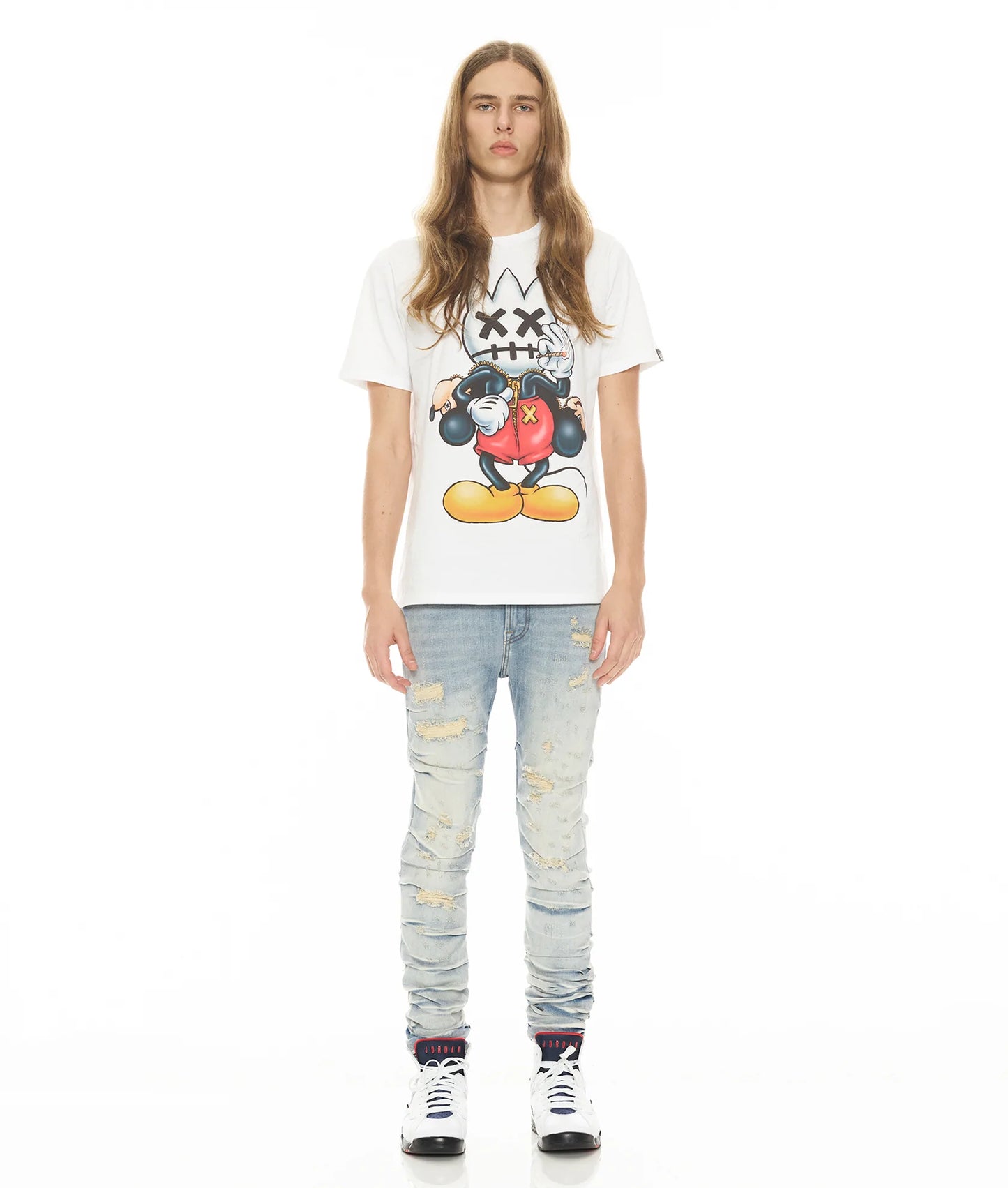 CAMISETA MANGA CORTA CUELLO REDONDO "SMOKING SHIMUCHAN" EN BLANCO 