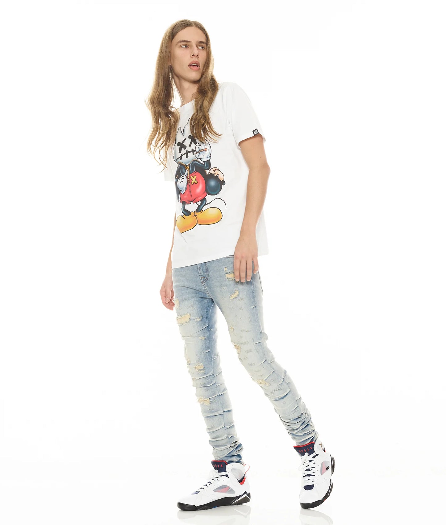 CAMISETA MANGA CORTA CUELLO REDONDO "SMOKING SHIMUCHAN" EN BLANCO 