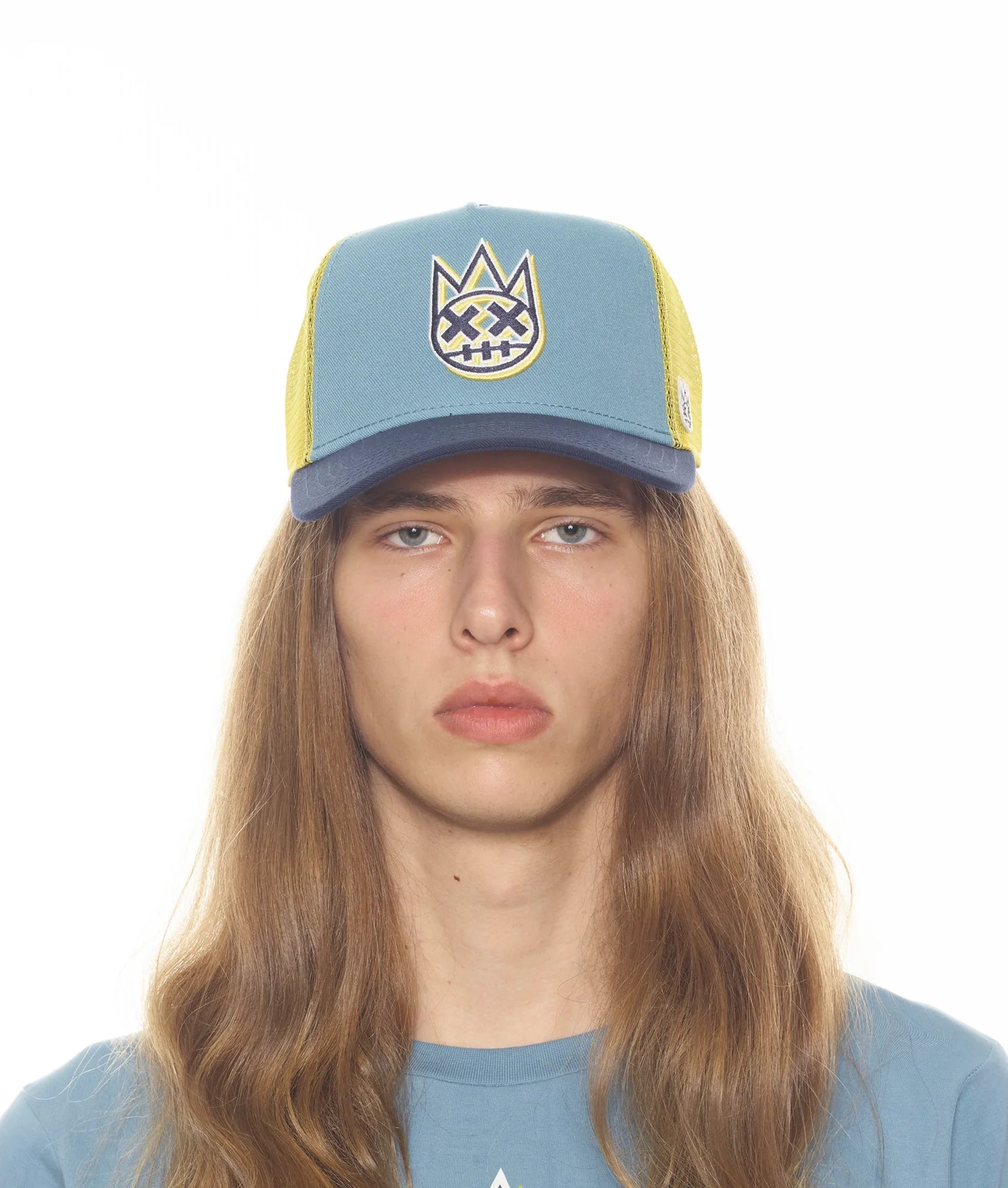 CLEAN LOGO MESH BACK TRUCKER CURVED VISOR W/ BLUE HEAVEN CROWN WITH KIWI PEACOAT VISOR & KIWI COLADA MESH